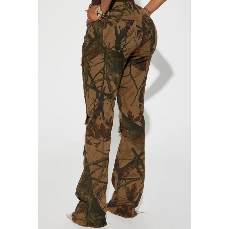In The Wild Camo Stretch Cargo Jeans - Camouflage